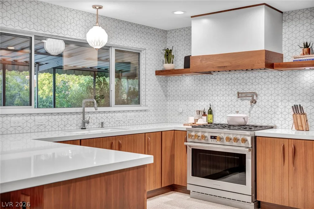 2916 Colanthe, Las Vegas, NV 89102