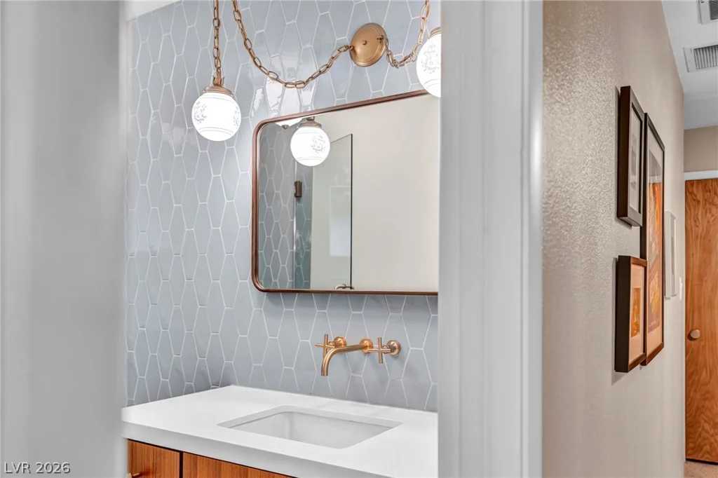 2916 Colanthe, Las Vegas, NV 89102