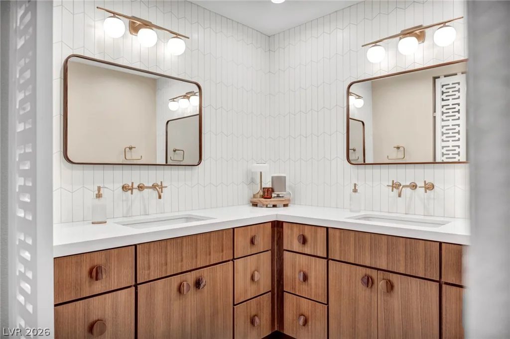 2916 Colanthe, Las Vegas, NV 89102