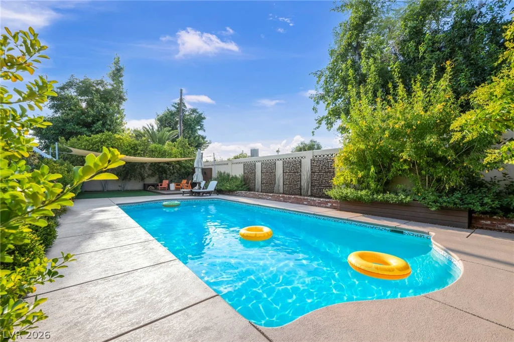 2916 Colanthe, Las Vegas, NV 89102
