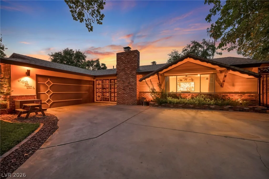 2916 Colanthe, Las Vegas, NV 89102