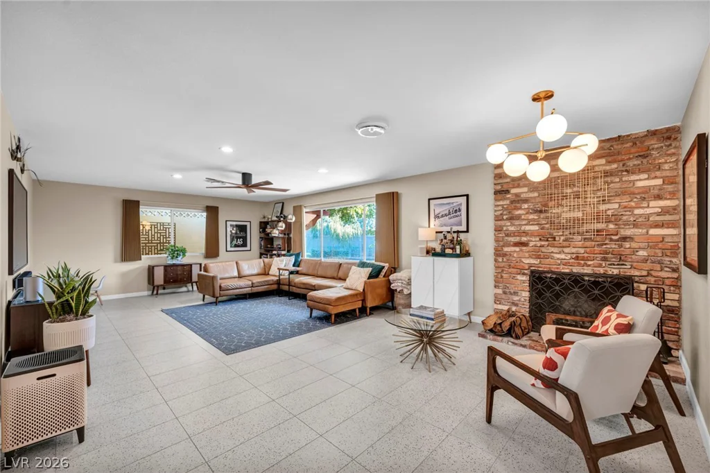 2916 Colanthe, Las Vegas, NV 89102