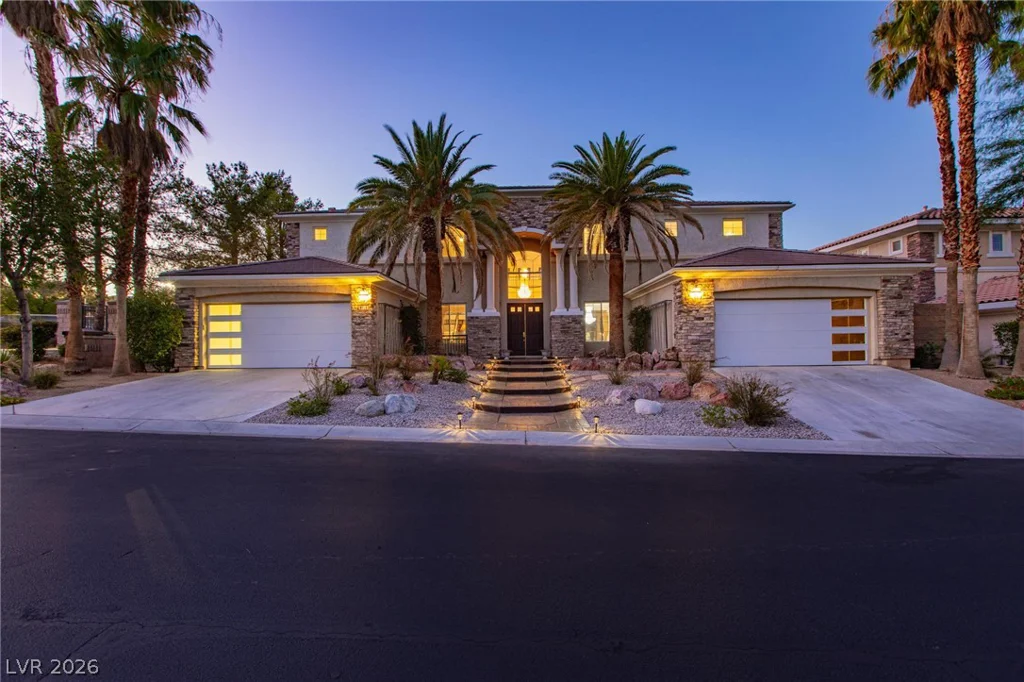 8088 Dark Hollow, Las Vegas, NV 89117