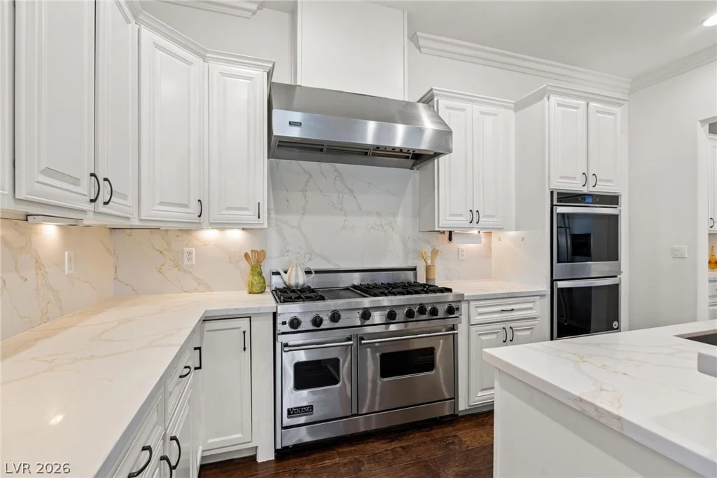 8088 Dark Hollow, Las Vegas, NV 89117