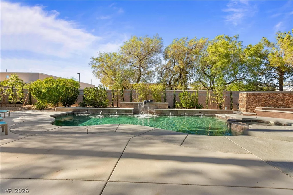 8088 Dark Hollow, Las Vegas, NV 89117