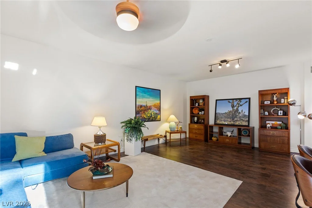 8088 Dark Hollow, Las Vegas, NV 89117