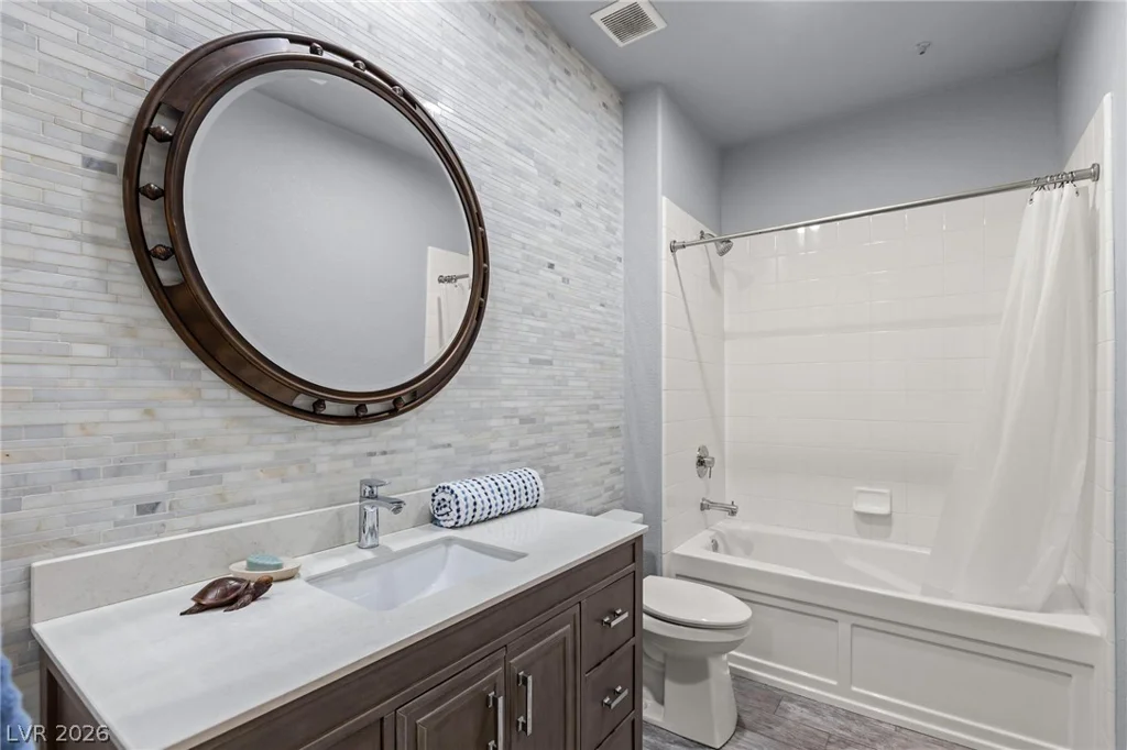 8088 Dark Hollow, Las Vegas, NV 89117