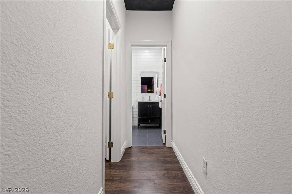 8088 Dark Hollow, Las Vegas, NV 89117