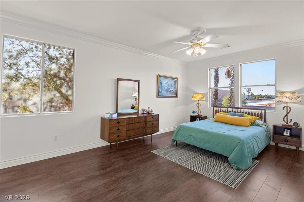 8088 Dark Hollow, Las Vegas, NV 89117