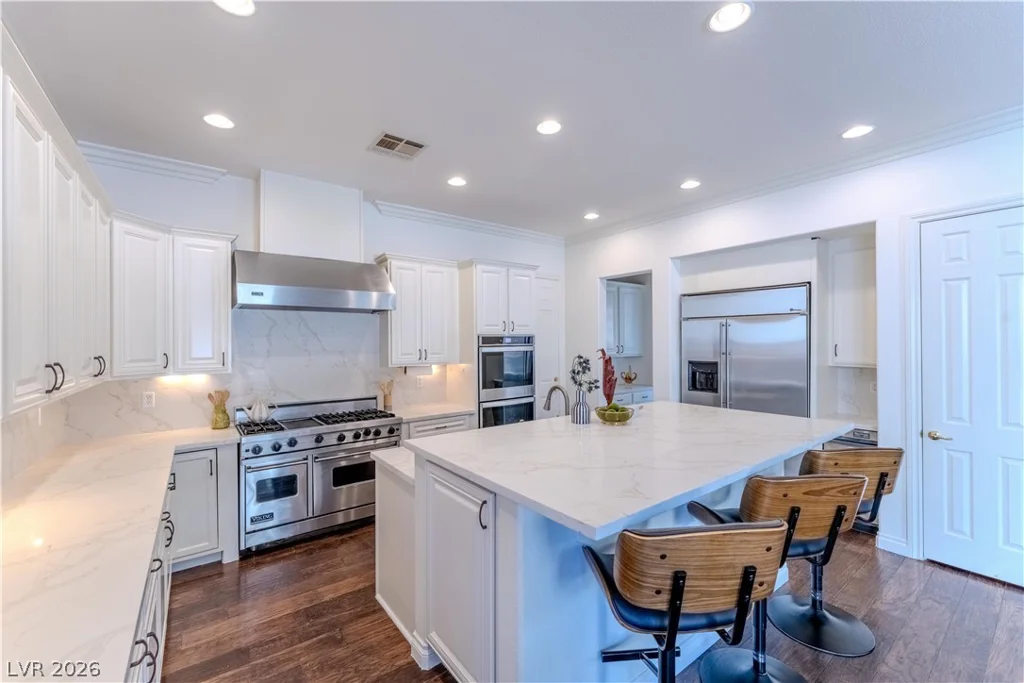 8088 Dark Hollow, Las Vegas, NV 89117