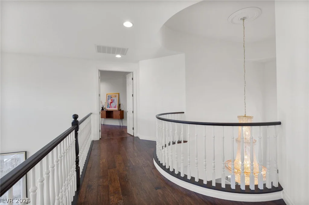 8088 Dark Hollow, Las Vegas, NV 89117