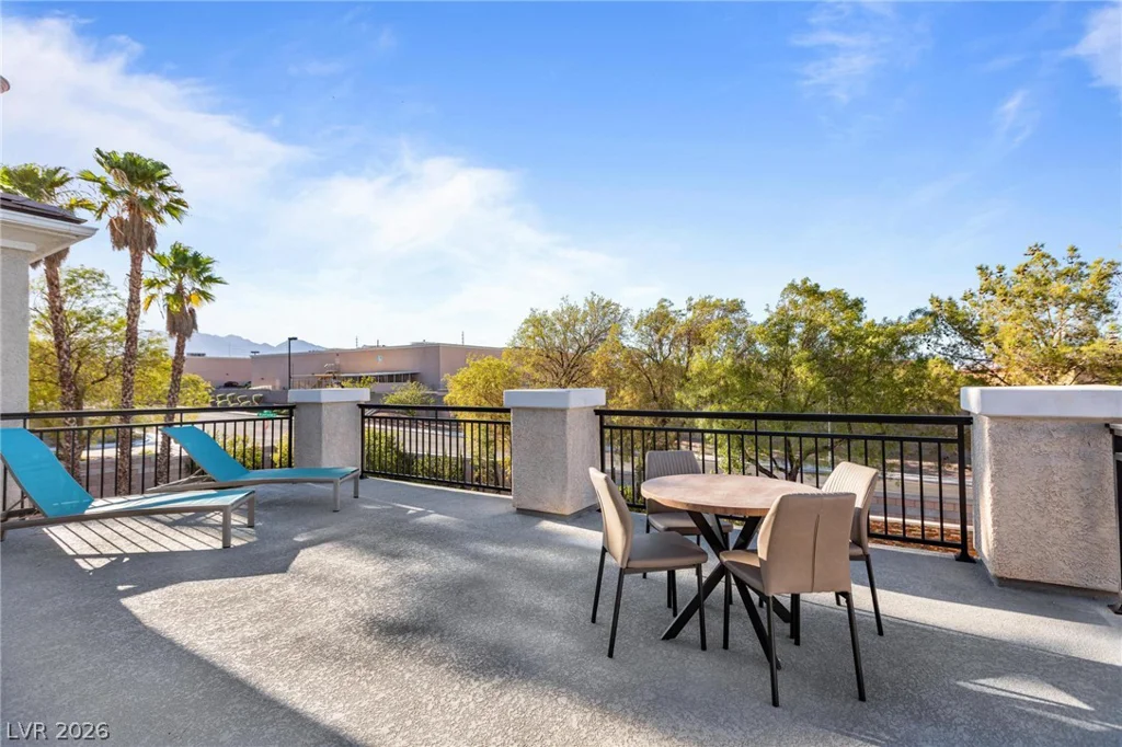 8088 Dark Hollow, Las Vegas, NV 89117