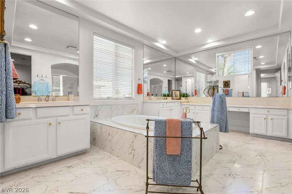 8088 Dark Hollow, Las Vegas, NV 89117