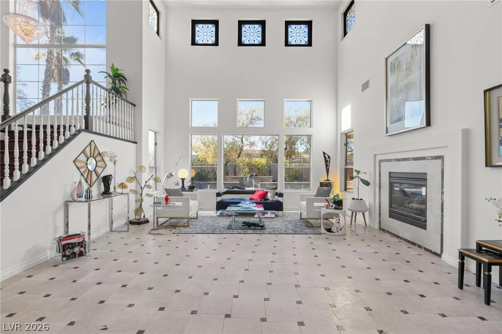 8088 Dark Hollow, Las Vegas, NV 89117
