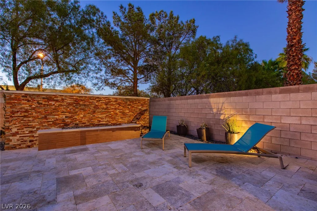 8088 Dark Hollow, Las Vegas, NV 89117