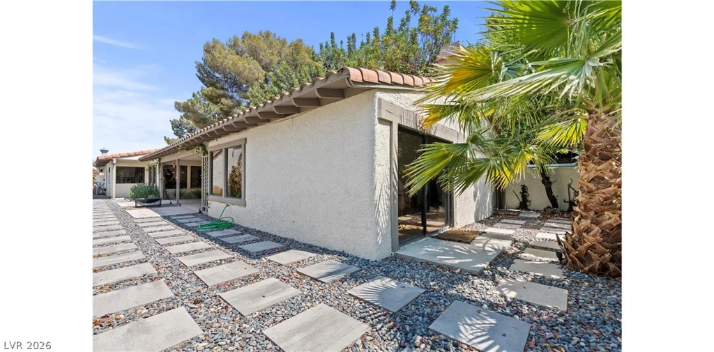 2120 Plaza Del Cerro, Las Vegas, NV 89102