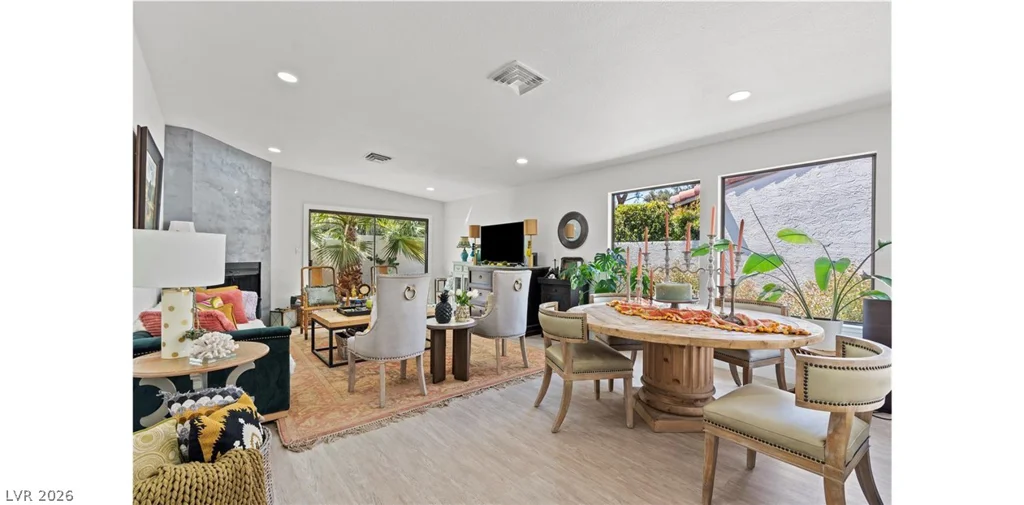 2120 Plaza Del Cerro, Las Vegas, NV 89102