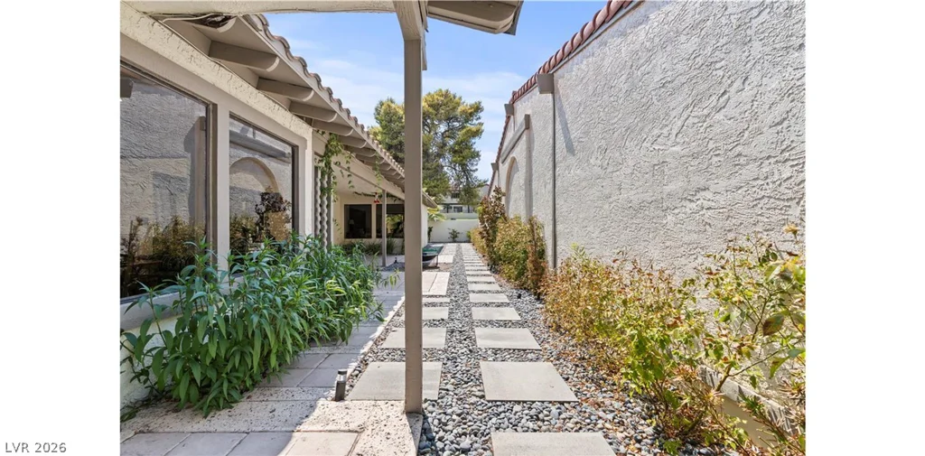 2120 Plaza Del Cerro, Las Vegas, NV 89102