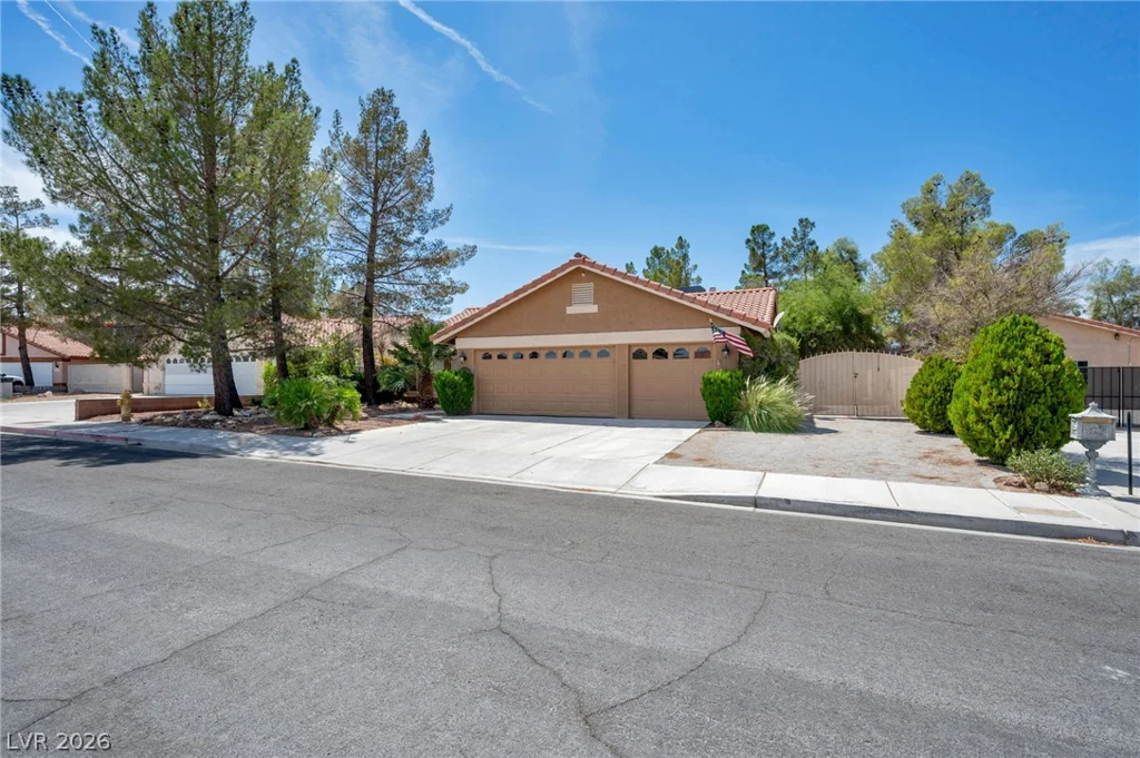1705 Guthrie, Las Vegas, NV 89117