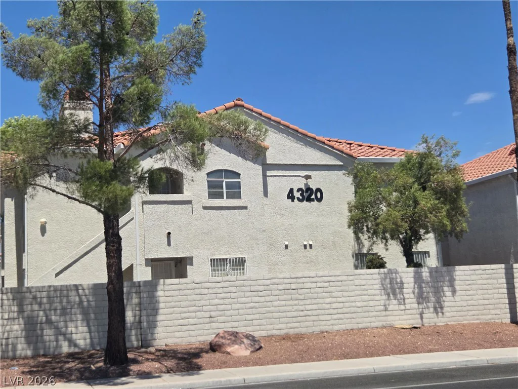 4320 Lake Mead, Las Vegas, NV 89108