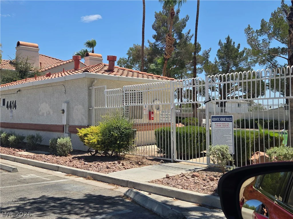 4320 Lake Mead, Las Vegas, NV 89108