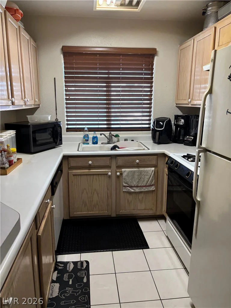 4320 Lake Mead, Las Vegas, NV 89108