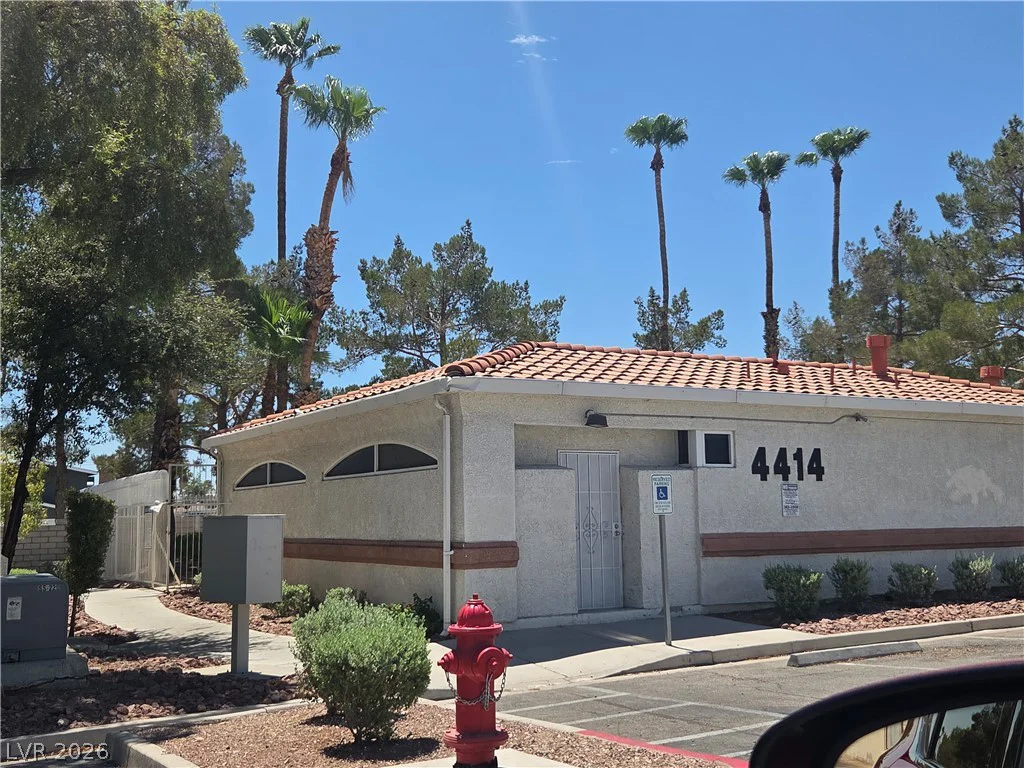 4320 Lake Mead, Las Vegas, NV 89108