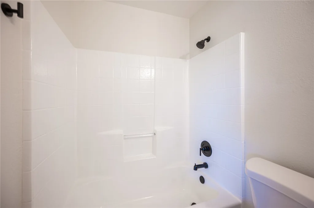 5775 Ballinger, Las Vegas, NV 89142