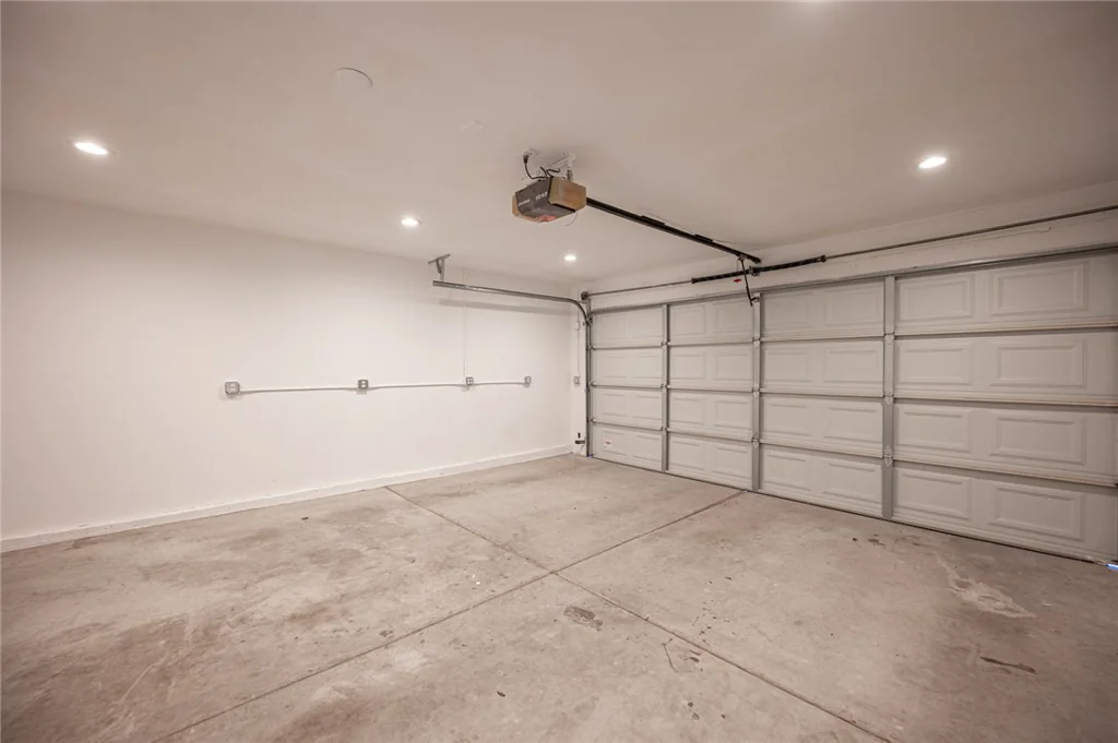 5775 Ballinger, Las Vegas, NV 89142