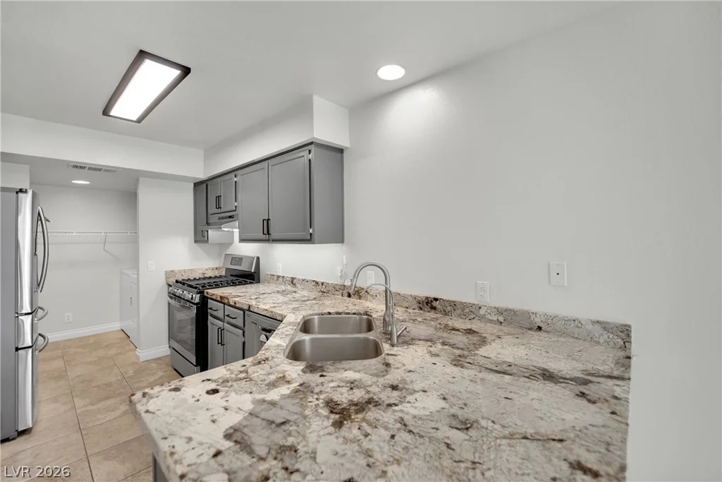 2820 Dawn Crossing, Henderson, NV 89074