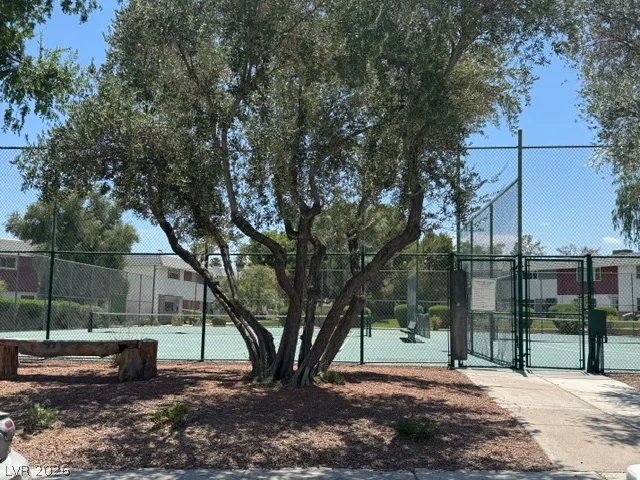 213 Greenbriar Townhouse, Las Vegas, NV 89121