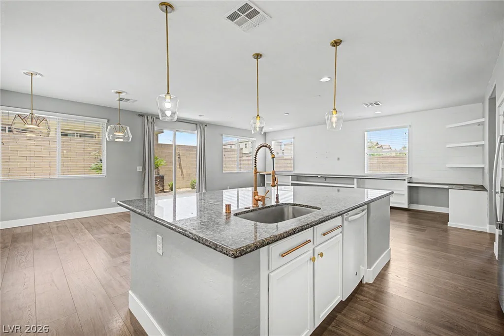 7703 Coral Cactus, Las Vegas, NV 89139
