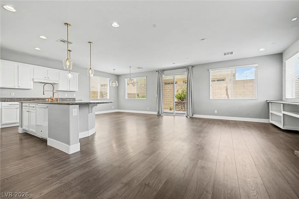 7703 Coral Cactus, Las Vegas, NV 89139