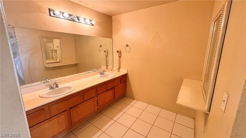 5465 Painted Mirage, Las Vegas, NV 89149
