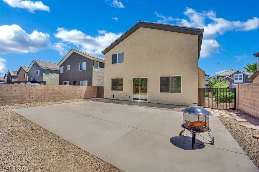 9782 Valmeyer, Las Vegas, NV 89148