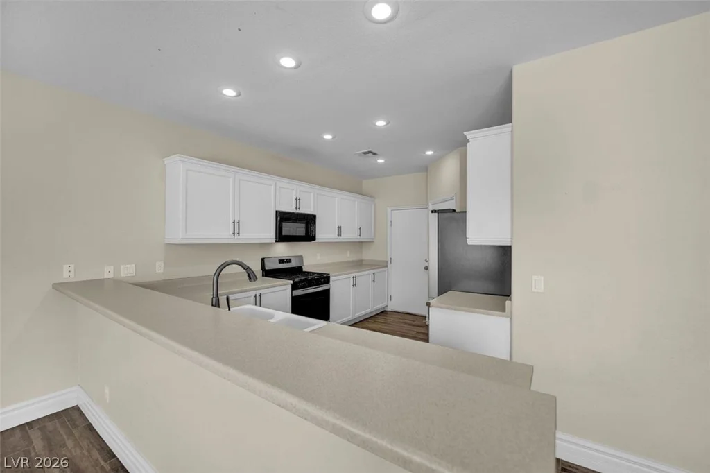 9782 Valmeyer, Las Vegas, NV 89148