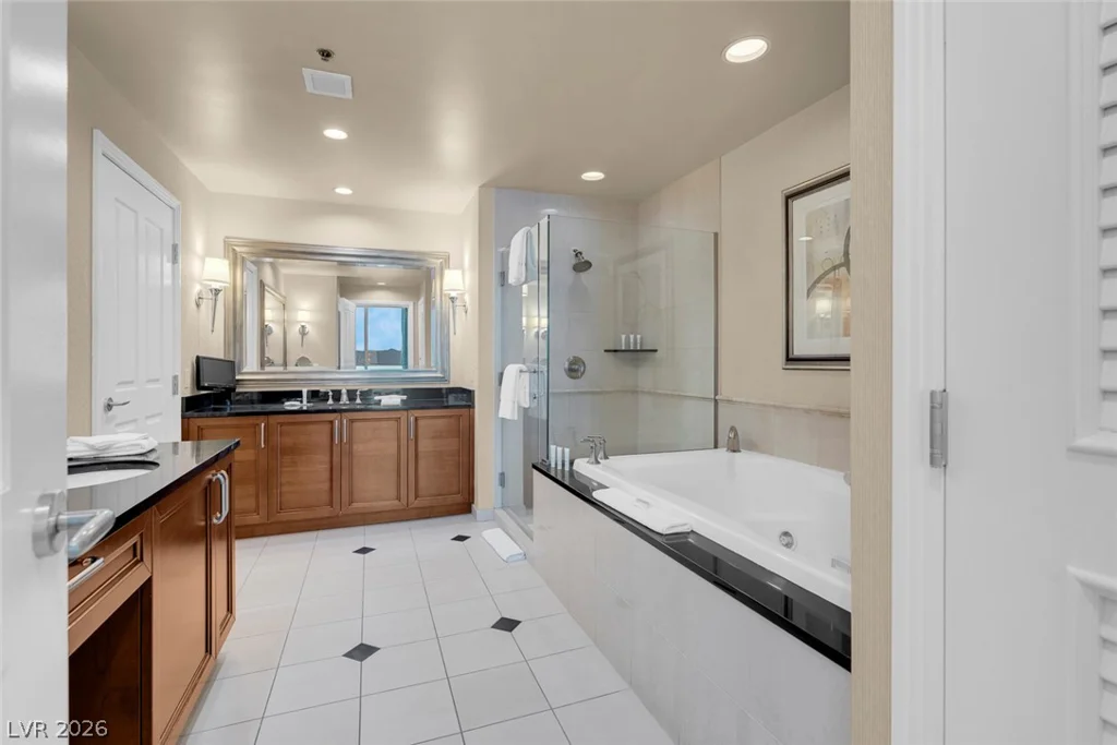 145 Harmon, Las Vegas, NV 89109