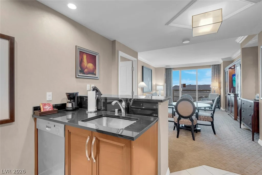 145 Harmon, Las Vegas, NV 89109