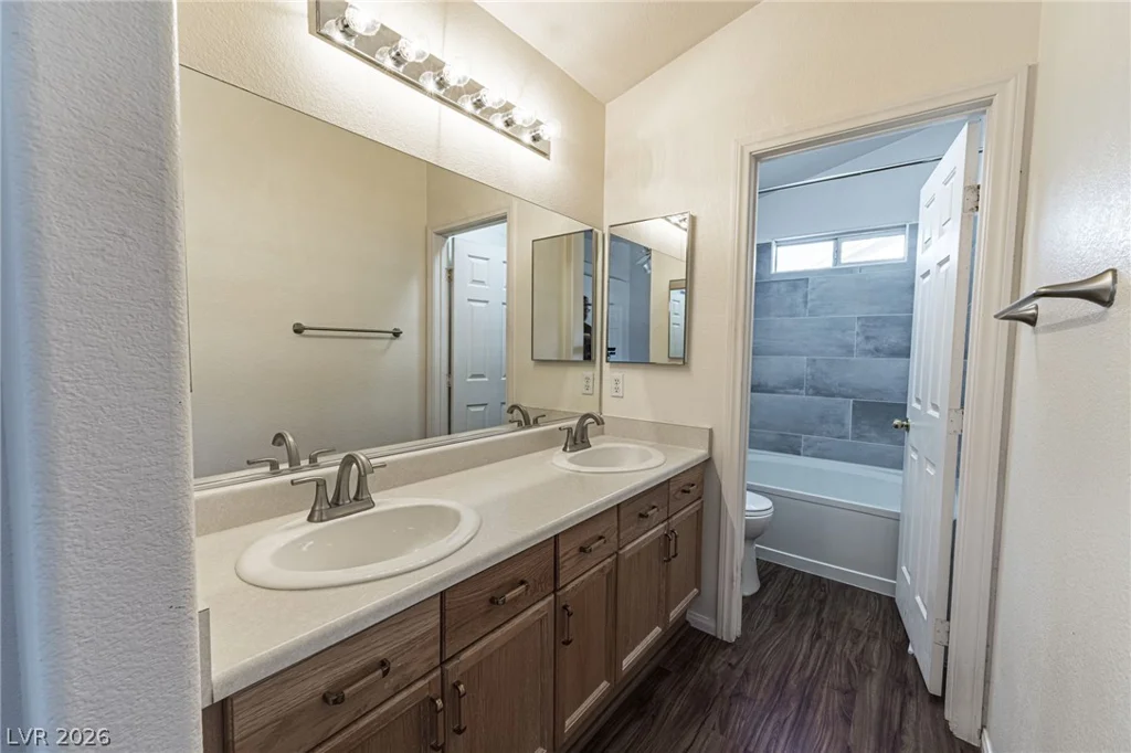 6300 Maxwood, Las Vegas, NV 89122