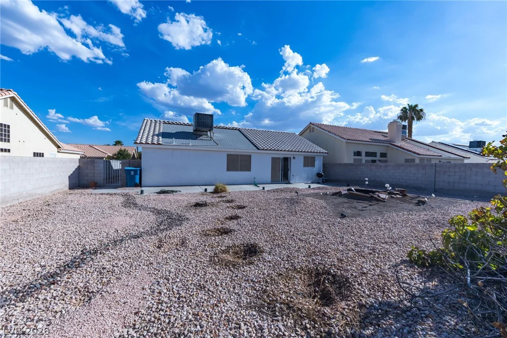 6300 Maxwood, Las Vegas, NV 89122