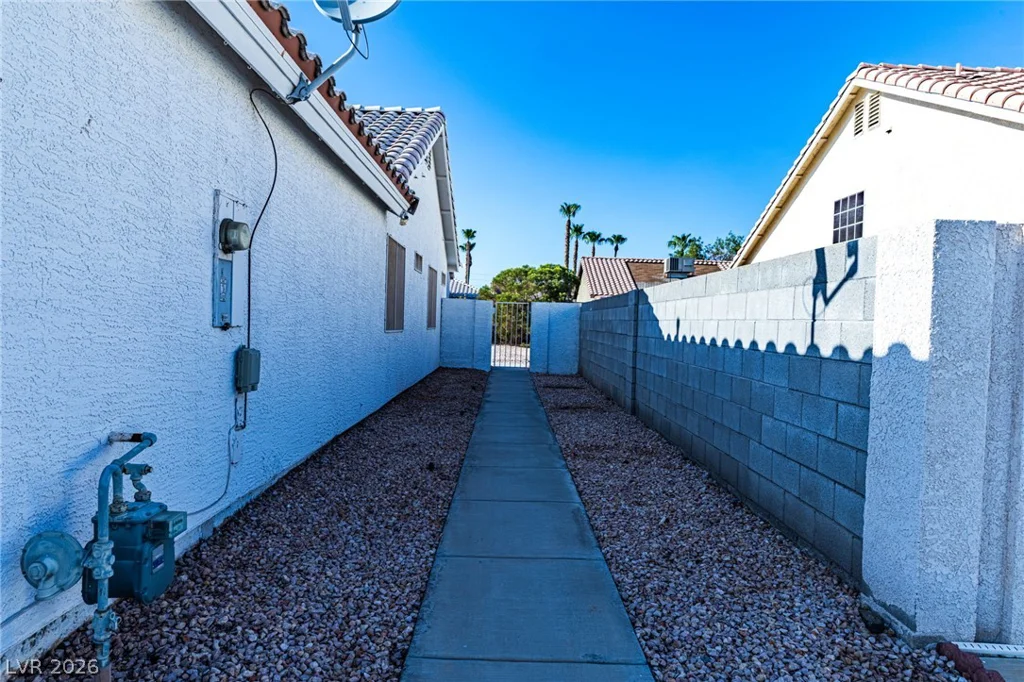 6300 Maxwood, Las Vegas, NV 89122