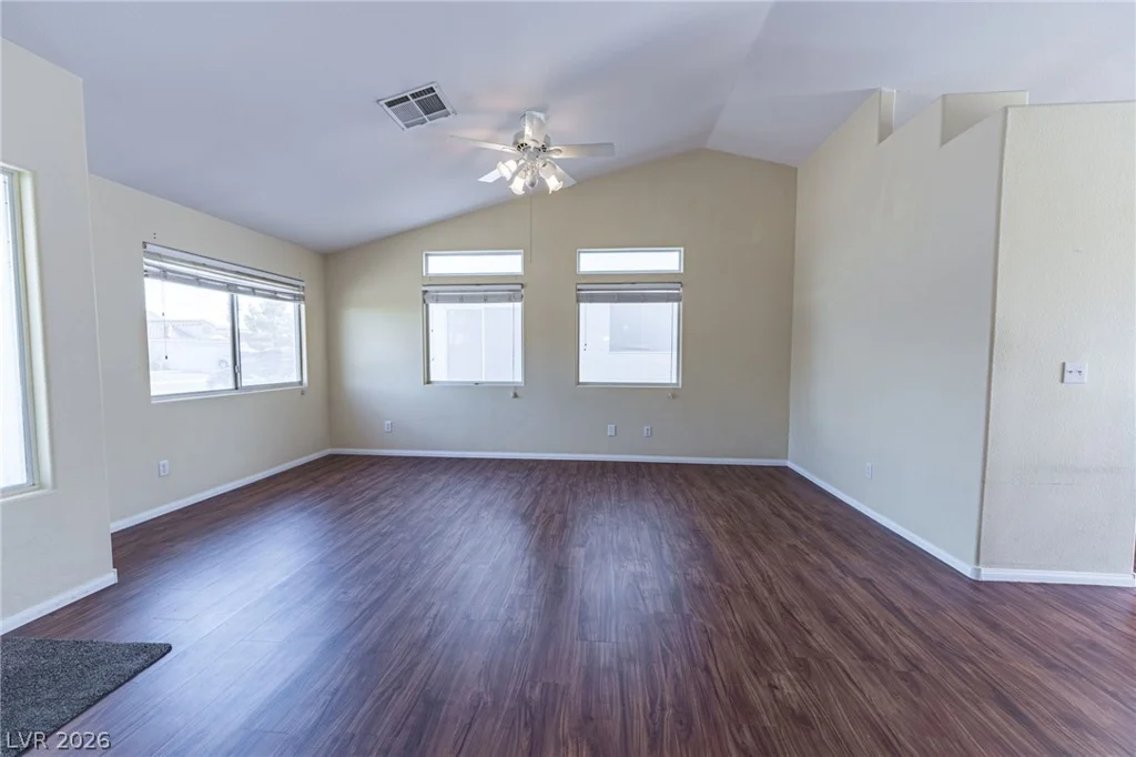 6300 Maxwood, Las Vegas, NV 89122