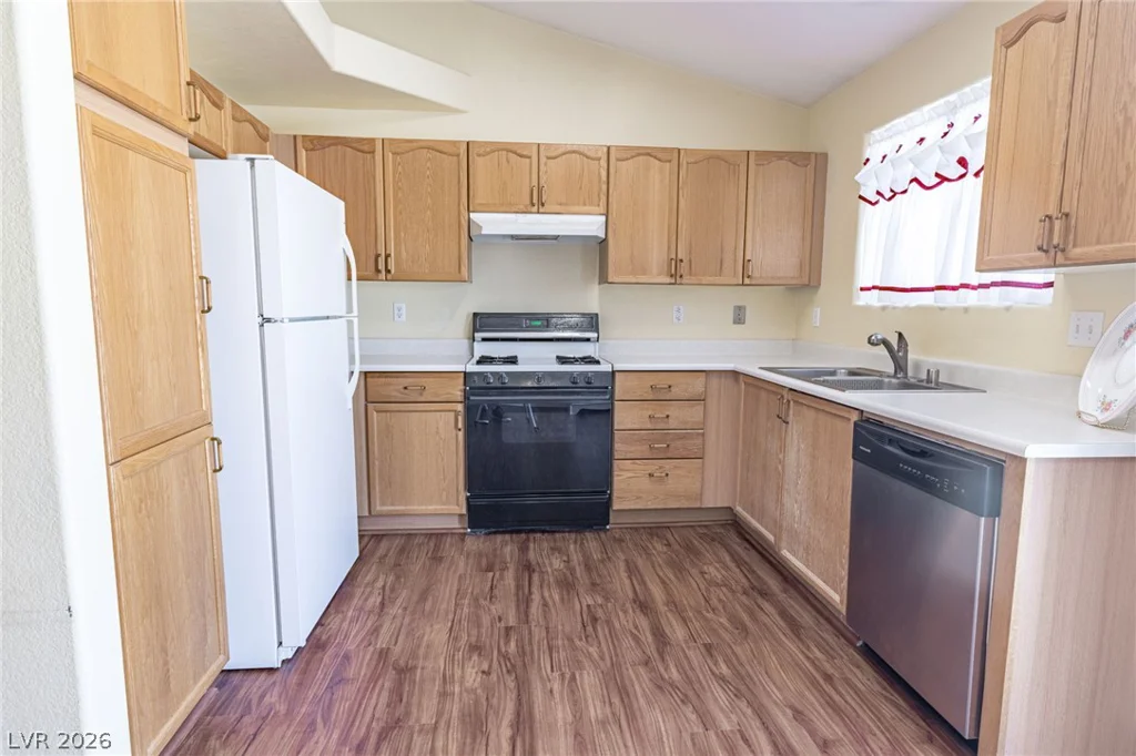6300 Maxwood, Las Vegas, NV 89122