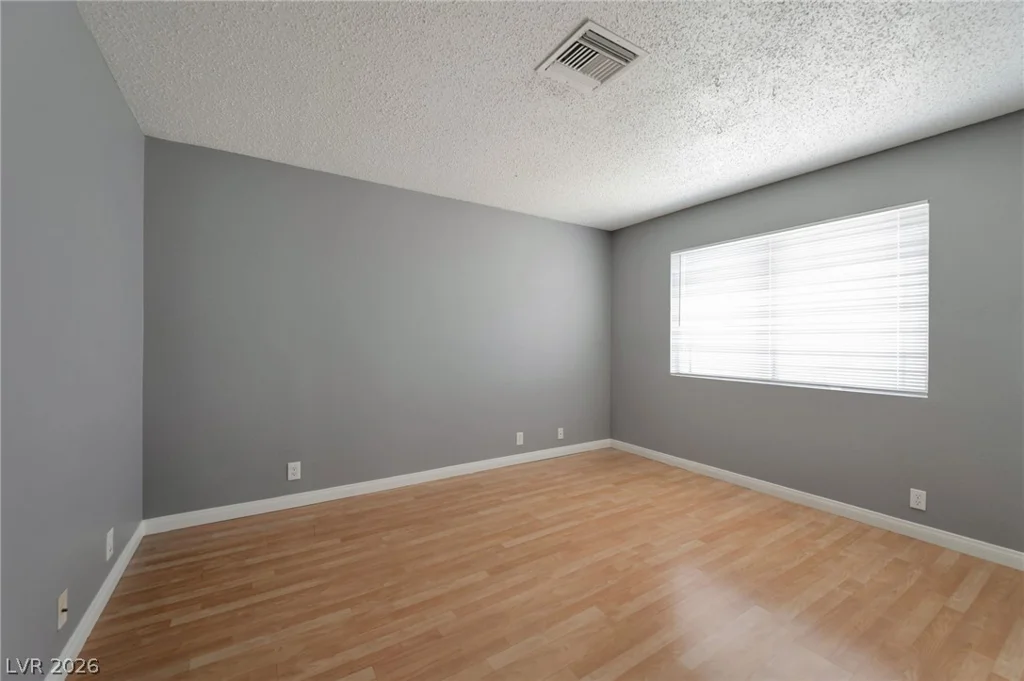 3825 Summer Breeze, Las Vegas, NV 89108
