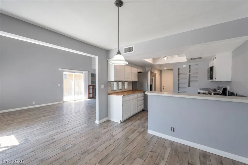 3825 Summer Breeze, Las Vegas, NV 89108