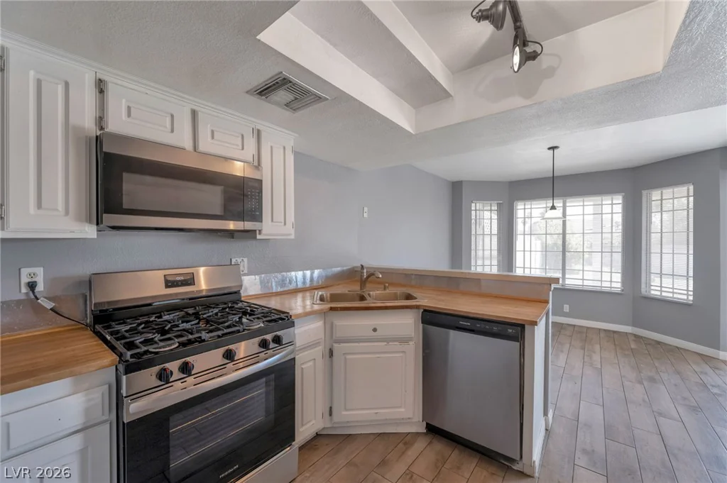 3825 Summer Breeze, Las Vegas, NV 89108