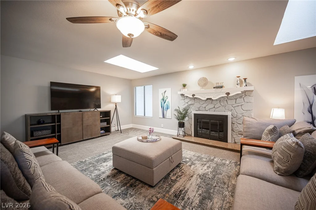 915 Vegas Valley, Las Vegas, NV 89109