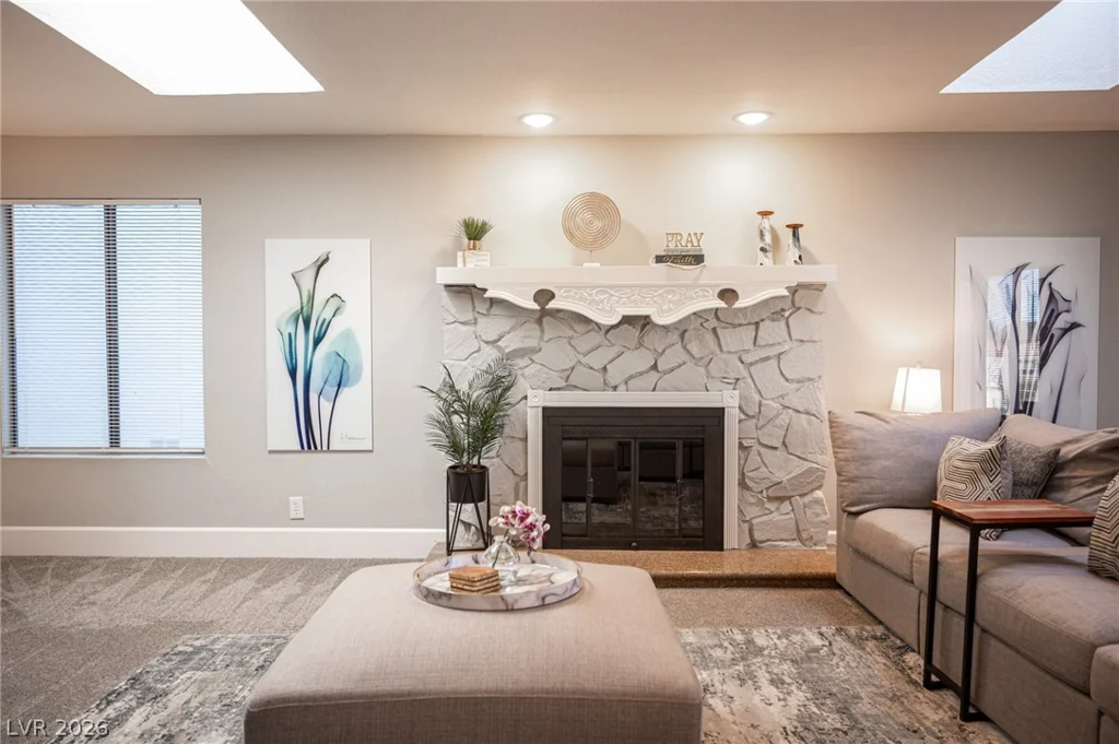 915 Vegas Valley, Las Vegas, NV 89109
