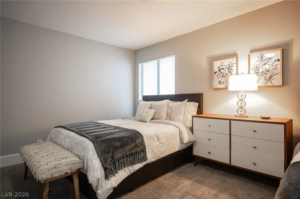 915 Vegas Valley, Las Vegas, NV 89109