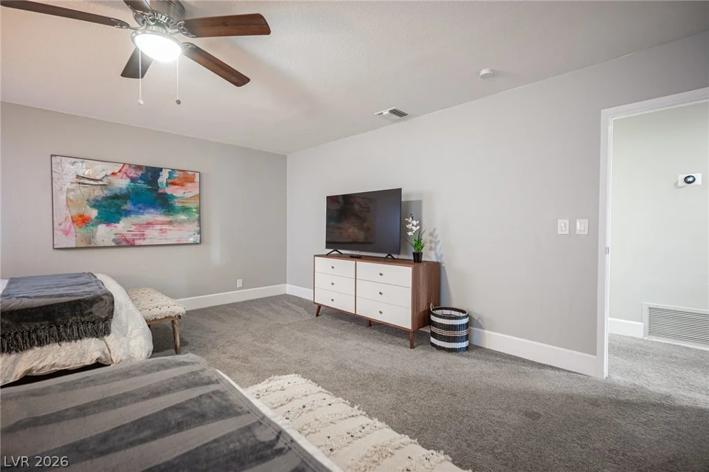915 Vegas Valley, Las Vegas, NV 89109